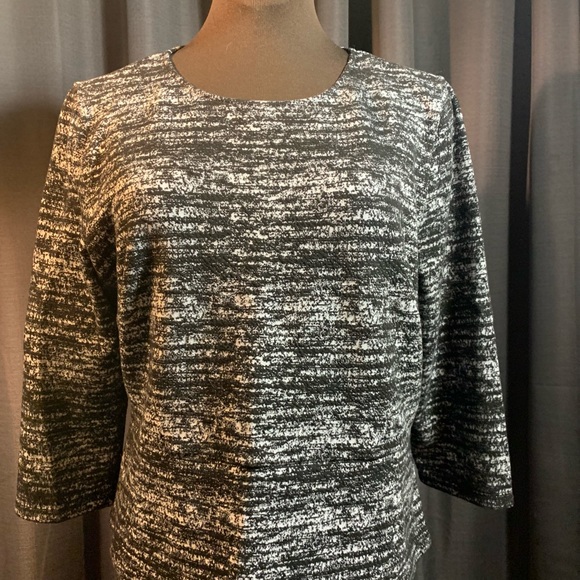 Lord & Taylor Ladies 2-piece top & pencil skirt - Picture 3 of 4